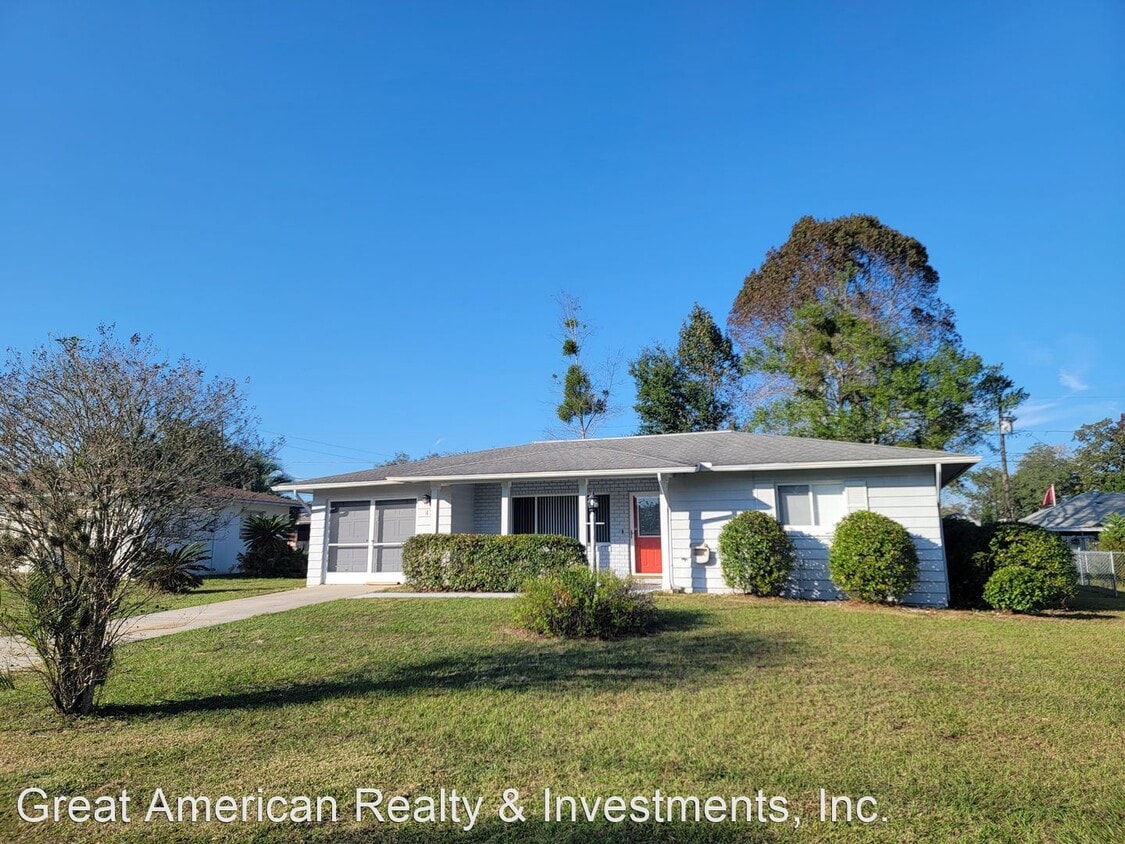 2 br, 1 bath House 47 SJ Kellner Blvd House Rental in Beverly Hills