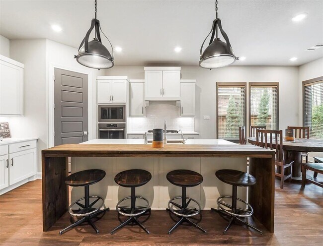 Building Photo - 4245 Grand Oaks Wind