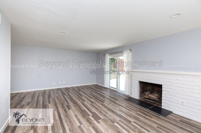 Foto del edificio - 5313 Vickie Dr