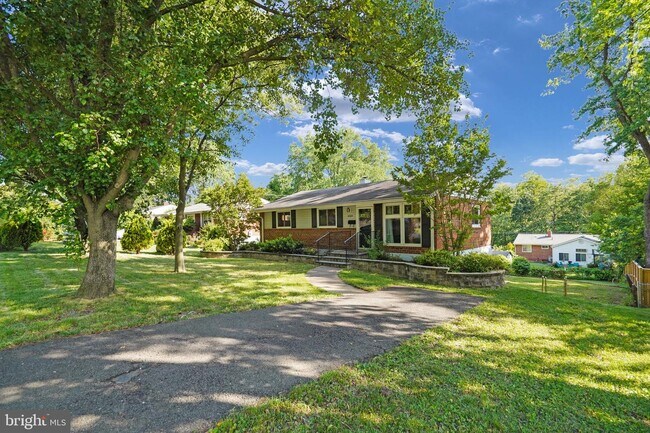 Building Photo - 6369 Edsall Rd