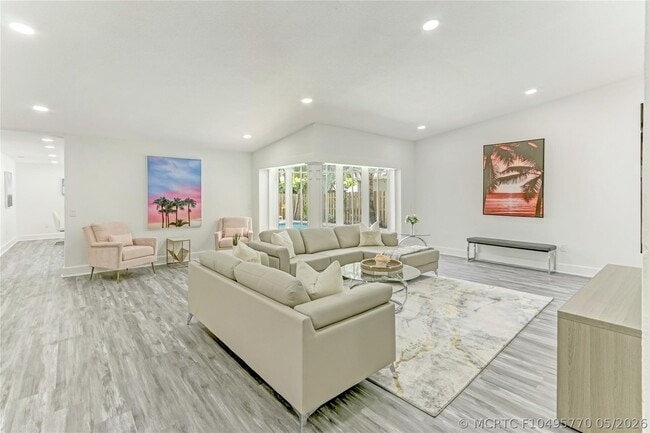 Building Photo - 16643 Redwood Way