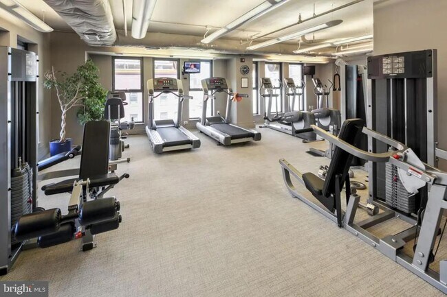 Building Photo - 777 7th St NW, Unit 830