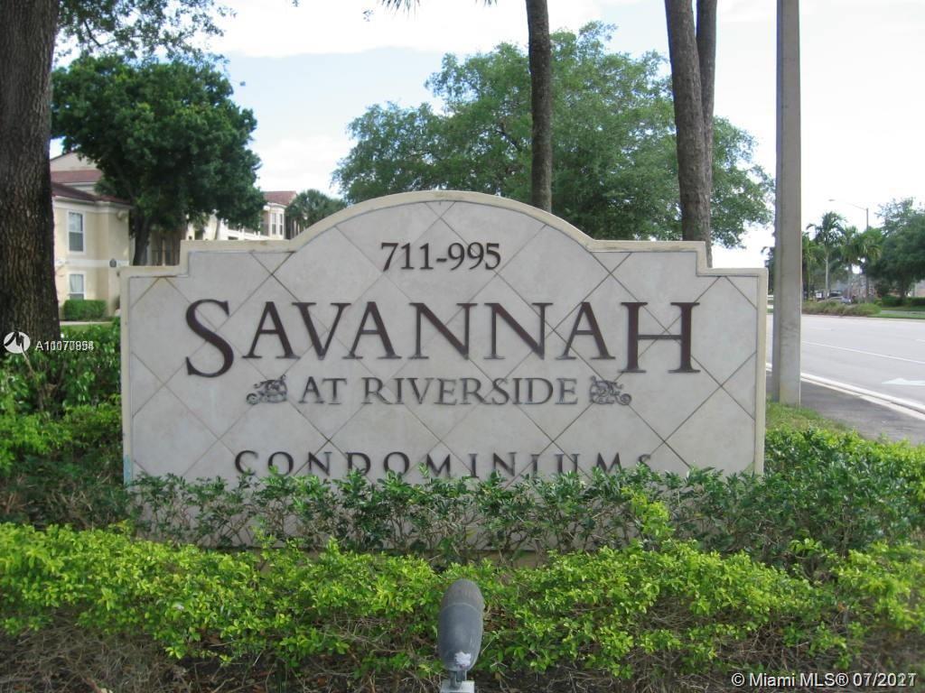 Condominium Entry - 875 Riverside Dr