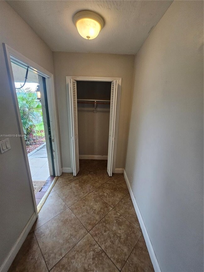 7805 NW 71st St Unit 2, Tamarac, FL 33321 Room for Rent in Tamarac