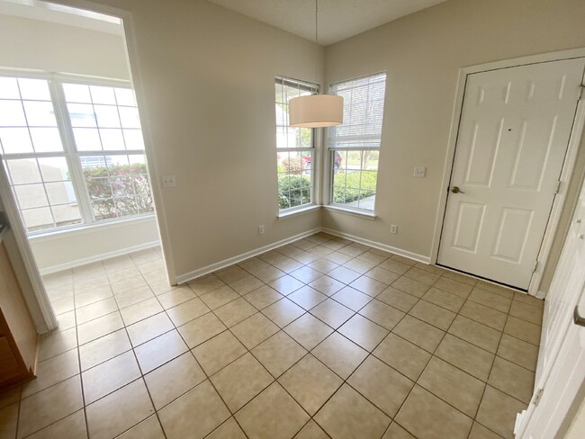 Foto del edificio - Wake up to a Golf Course View at this Home...