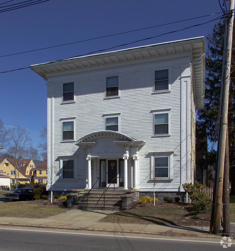 Building Photo - 42 Summer St