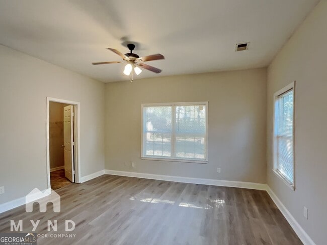 Building Photo - 1708 Evans Dr SW