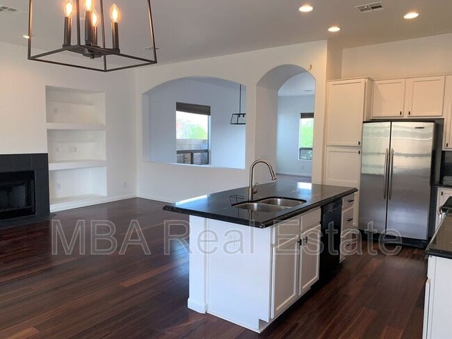 Foto del edificio - 16824 N 63rd St