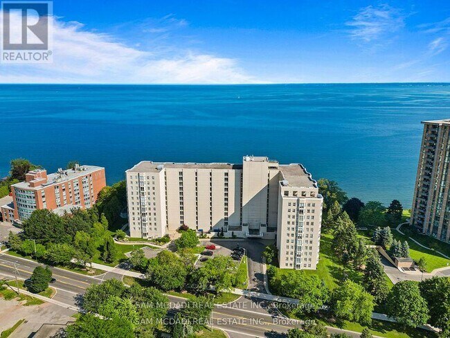 Photo du bâtiment - 5280 Lakeshore Rd.