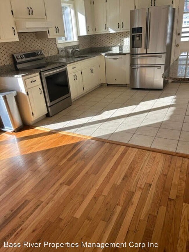 Building Photo - 3 br, 2 bath House - 5 Coventry Way