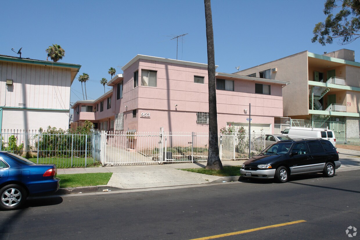953 S Westmoreland Ave, Los Angeles, CA 90006 Apartments in Los