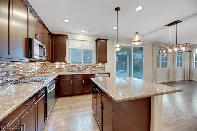 Foto del edificio - 173 Brighton Hls Ave