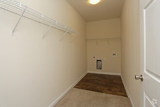Interior Photo - Palisades at the Park