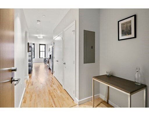 Building Photo - 346 Congress St