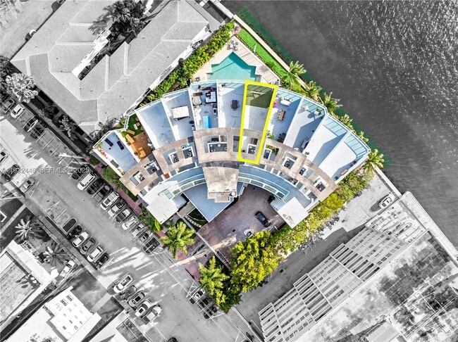 Foto del edificio - 2000 Bay Dr