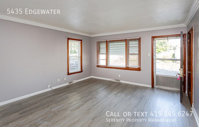 Building Photo - 5435 Edgewater-