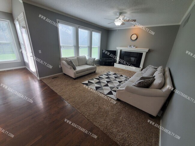 Foto del edificio - Beautiful 4 Bedroom Home in Parkwood Hills...
