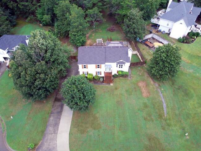 Building Photo - 84 Indian Hills Dr