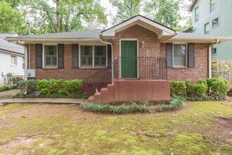 Building Photo - 564 Parker Ave