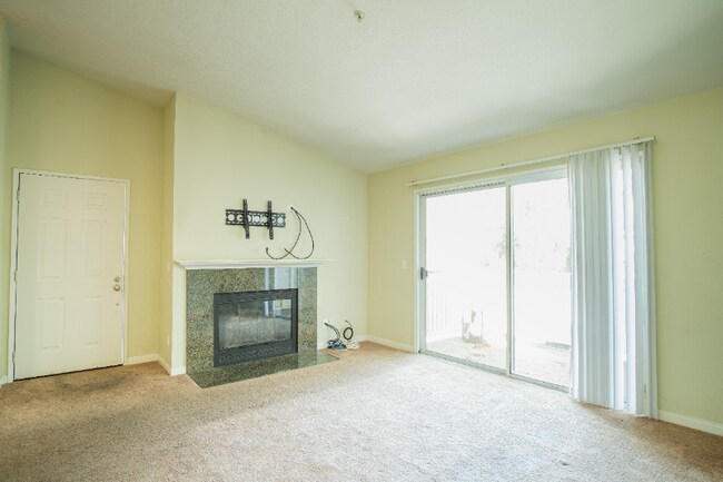 Foto del edificio - 2491 Creekside Ct