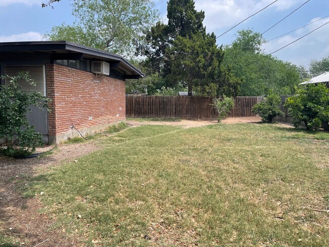 Building Photo - One Block from Texas A&M Kingsville!