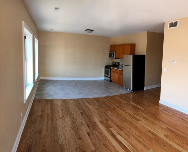 Building Photo - 2 bedroom in Cicero IL 60804