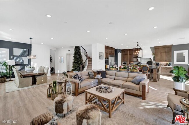 Building Photo - 5 br, 6 bath House - 12326 N Finch Ct