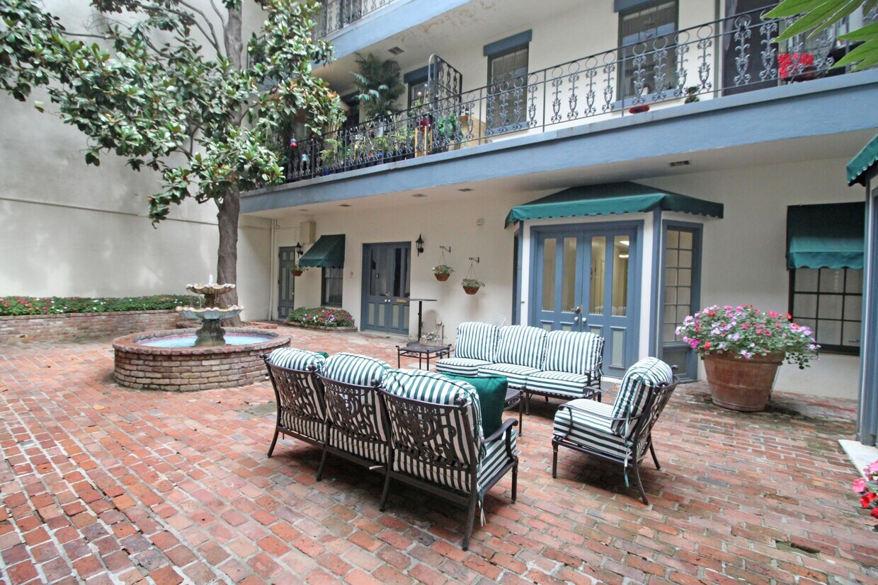 Clarendon House 1128 2nd St Sacramento, CA