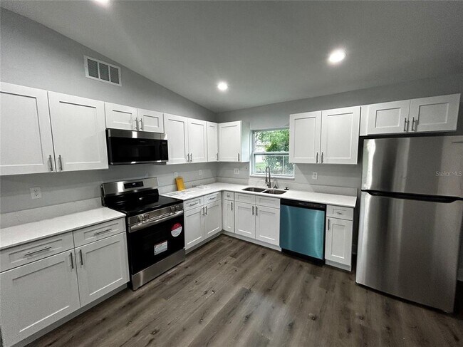 Foto del edificio - 5474 NW 6th St