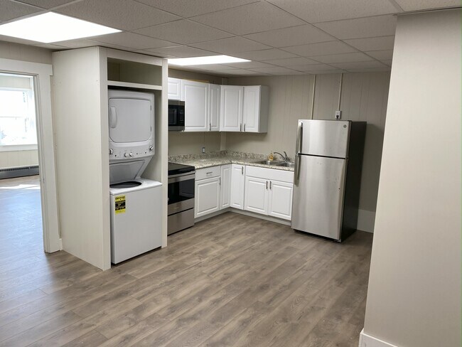 Building Photo - 520 Main St