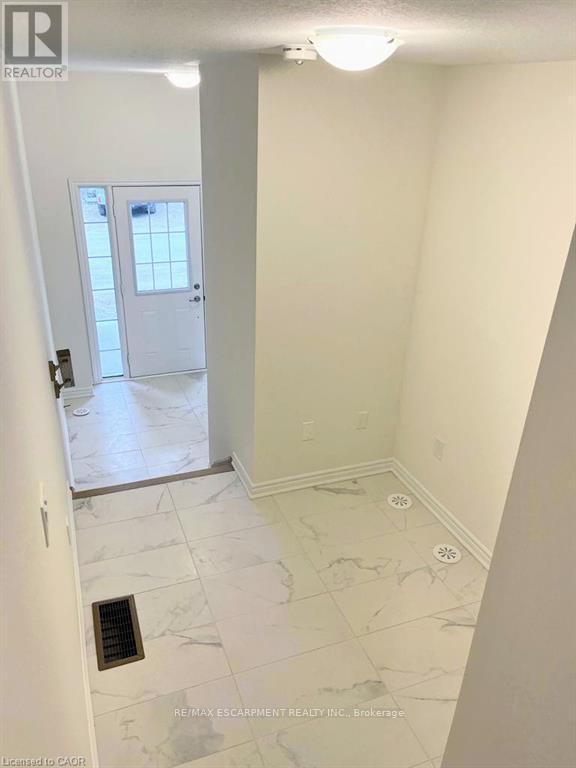 Building Photo - 305 Garner Rd W