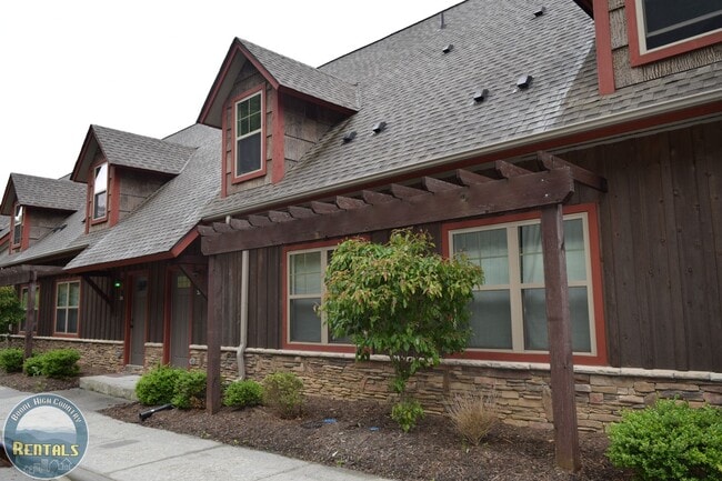Foto del interior - Forrest Edge Townhomes! - 4bd/4ba: Centrally Located! Upscale Student Living!