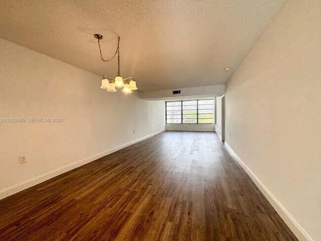 Foto del edificio - 1703 Whitehall Dr