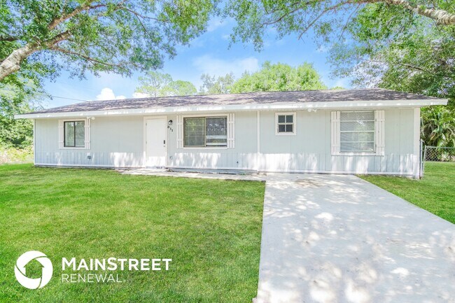 Foto del edificio - 811 Airport Ave SE