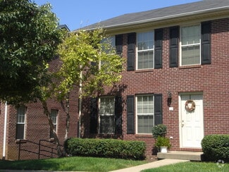 Building Photo - EAGLE CREEK TOWNHOMES