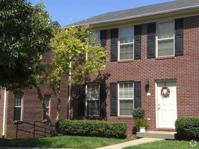 Building Photo - EAGLE CREEK TOWNHOMES