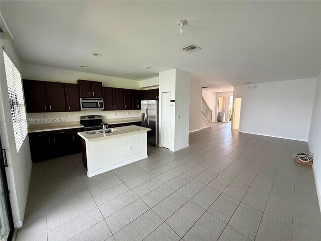 Foto del edificio - 1075 NW 33rd Manor