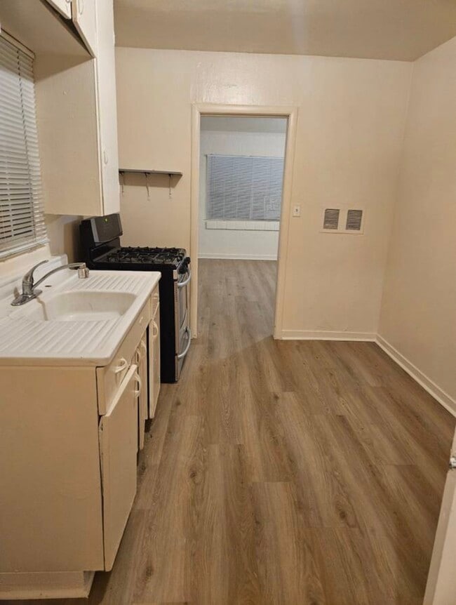 Building Photo - 837 Calvados Ave