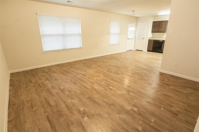 Foto del edificio - 706 North Ella Creek Drive