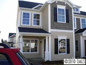 Building Photo - 9705 Turning Wheel Dr