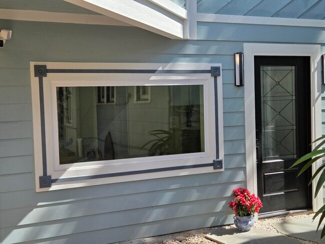 Building Photo - 914 Heights Blvd