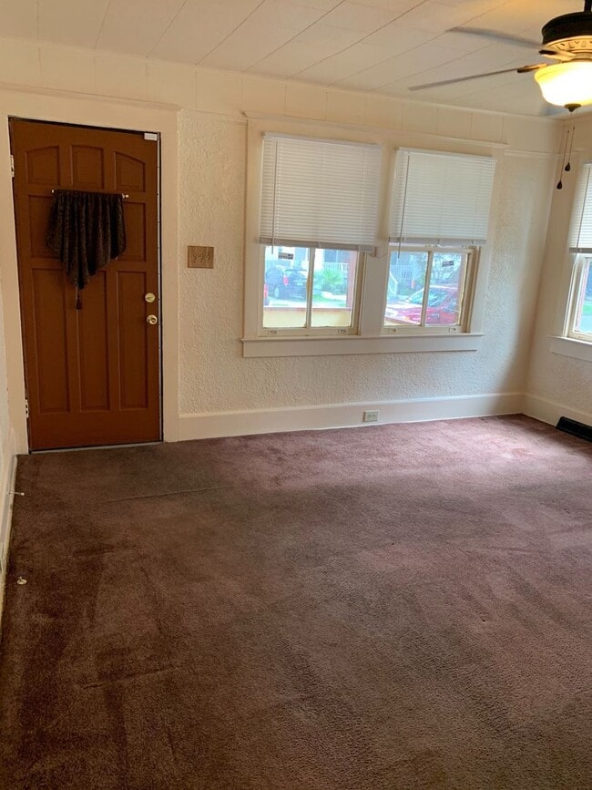 Building Photo - 3 Bedroom 1.5 Bath House in Wagener Terrac...