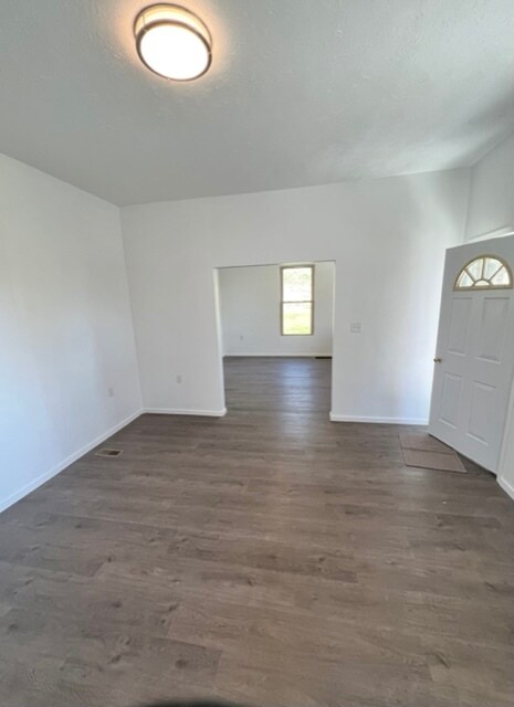 Building Photo - 1108 Dale Dr
