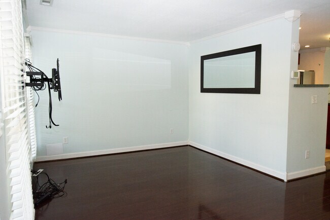 Foto del edificio - 304 Falling Ln