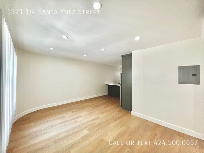 Foto del edificio - 1921 1/4 Santa Ynez Street-