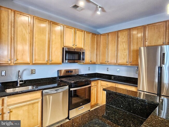 Building Photo - 2665 Prosperity Ave