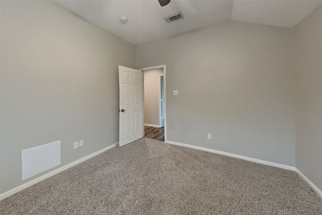Building Photo - 5706 Straight Way