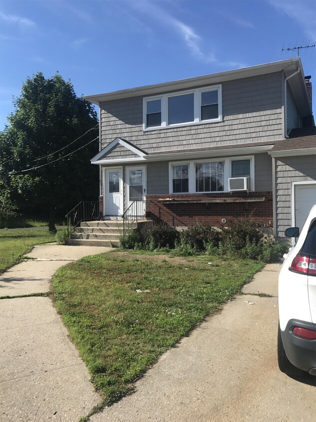 3689 Jerusalem Ave, Wantagh, NY 11793 Townhome Rentals in Wantagh NY