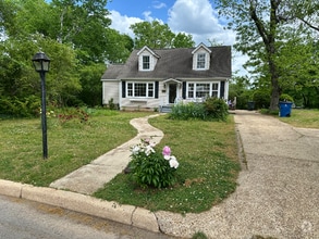 Building Photo - 816 E Tombigbee St