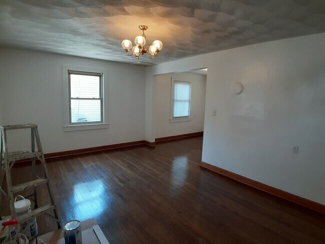 Foto del edificio - Radford, 2 BR / 1 BA, Available